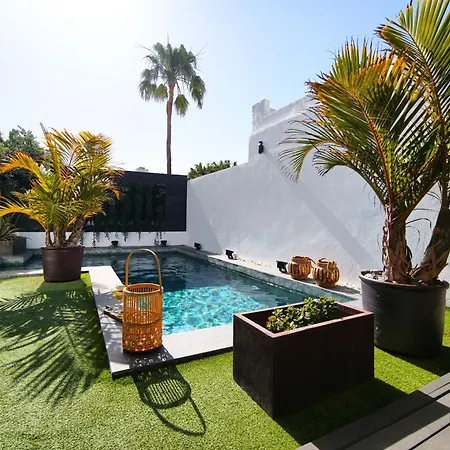 Willa Tharros, Solarium And Heated Pool