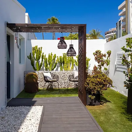 וילה Tharros, Solarium And Heated Pool